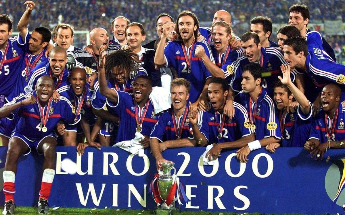 The European Cup takes place every few years (the Football European Cup takes place every few years)